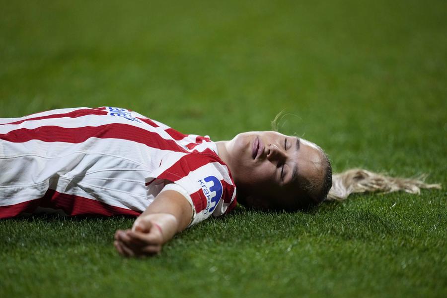 Accidentare horror în Liga Campionilor » A rămas inconștientă pe gazon: ultimele detalii