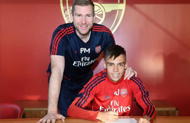 ARSENAL // I-a fermecat pe „tunari”! Cătălin Cîrjan a făcut spectacol la juniori și a semnat primul contract profesionist cu Arsenal