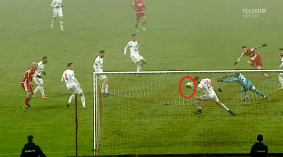 DINAMO - SEPSI // FOTO Penalty CLAR neacordat „câinilor”! Bouhenna a făcut pe portarul, însă centralul Iulian Călin a comis o eroare uriașă