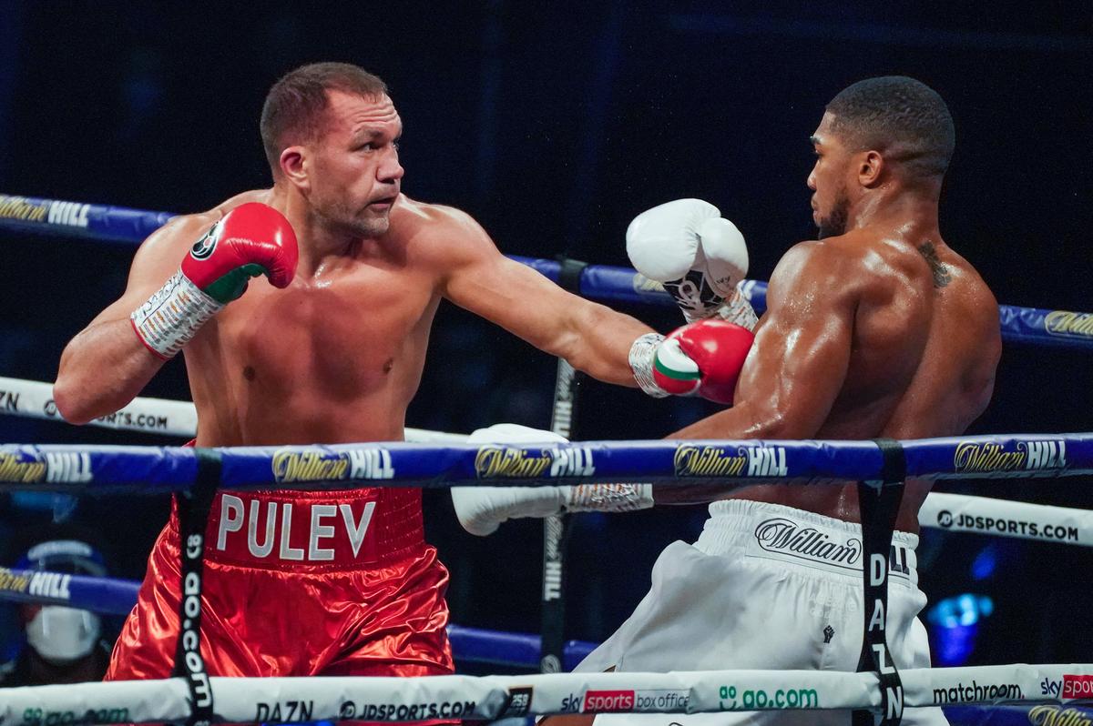 VIDEO + FOTO Anthony Joshua, KO devastator în meciul cu Kubrat Pulev! Cine l-a provocat imediat după: „A făcut pe el în direct la TV”
