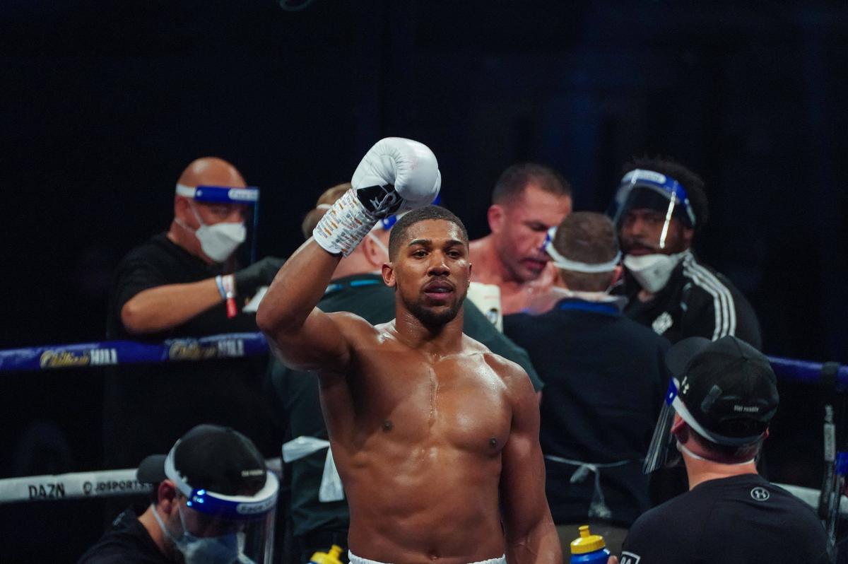 VIDEO + FOTO Anthony Joshua, KO devastator în meciul cu Kubrat Pulev! Cine l-a provocat imediat după: „A făcut pe el în direct la TV”