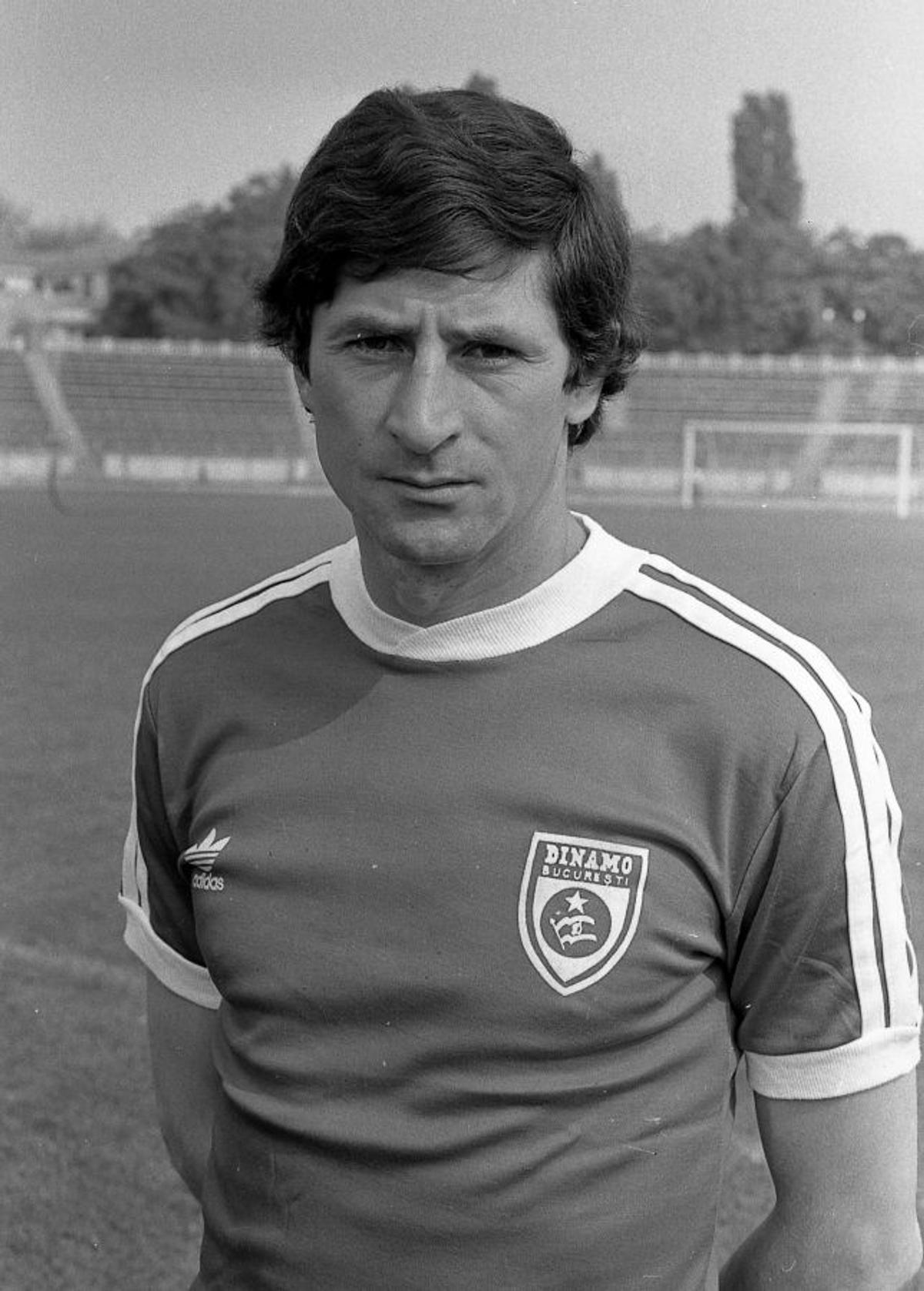 FOTO RETRO GSP 50 de ani de la singurul meci în care Cornel Dinu a fost rezervă la Dinamo