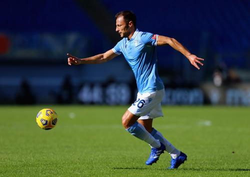 Ștefan Radu, 388 de meciuri pentru Lazio, s-a apropiat la 4 prezențe de Wilson, locul doi all-time