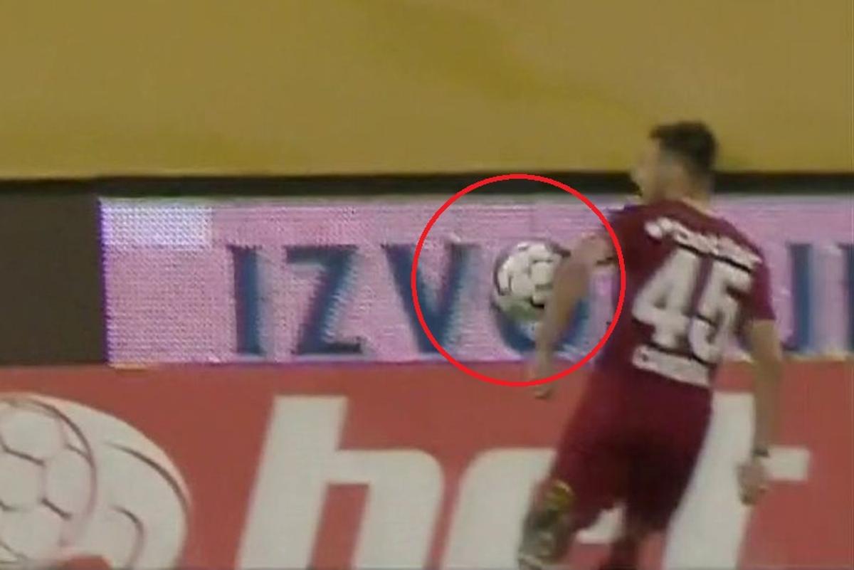 CFR CLUJ - FCSB. Cum a judecat Istvan Kovacs 3 faze cruciale în prima repriză » Două faze clare de penalty + un posibil „roșu”