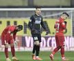 CFR CLUJ - FCSB. Andrei Miron (26 de ani, fundaș central) a fost sancționat cu „galben” pentru un fault în careu la Gabriel Debeljuh (24, atacant).