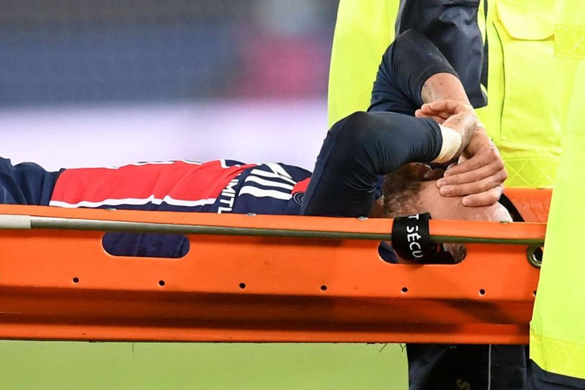 PSG - LYON 0-1. Neymar, în lacrimi pe targă! Accidentare în prelungirile derby-ului, după un fault dur