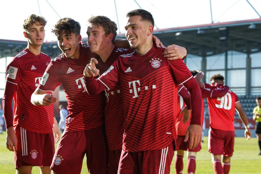 Bayern Munchen U19 (foto: Imago) „Seriozitate” germană la Bayern: de ce sunt anchetați legendarii Oliver Kahn și Karl-Heinz Rummenigge
