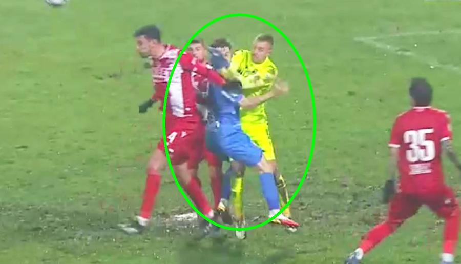Matiș, busculat de Iliev / FOTO: Captură @Digi Sport 1 Plamen Iliev, ieșire necontrolată la adresa lui Ovidiu Hațegan! Explicația portarului: „Da, meritam galben”