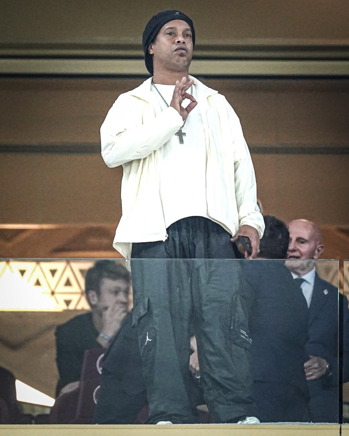 FOTO Ronaldinho aplaudând Argentina