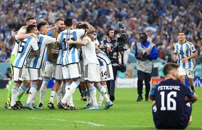 Argentina - Croația 3-0 » „Pume” fabuloase! Messi și Julian Alvarez le-au ascuns mingea croaților și au dus-o pe Argentina la un pas de marele vis