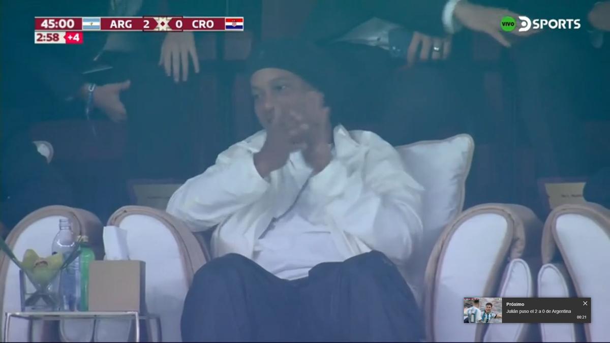 FOTO Ronaldinho aplaudând Argentina