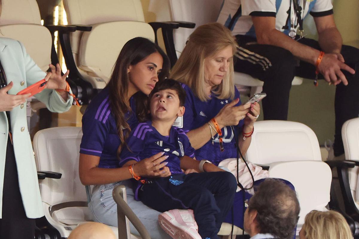 Ivana Knoll și-a găsit partener pentru semifinala Argentina - Croația! Cu cine a fost surprinsă în tribune