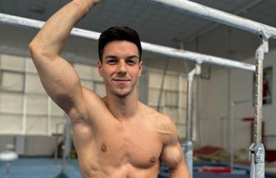 Cum îi ajută pe gimnaști mierea și magneziul » Sibianul calificat la JO explică: „Fetele folosesc doar apă. Sunt curios japonezii ce folosesc”