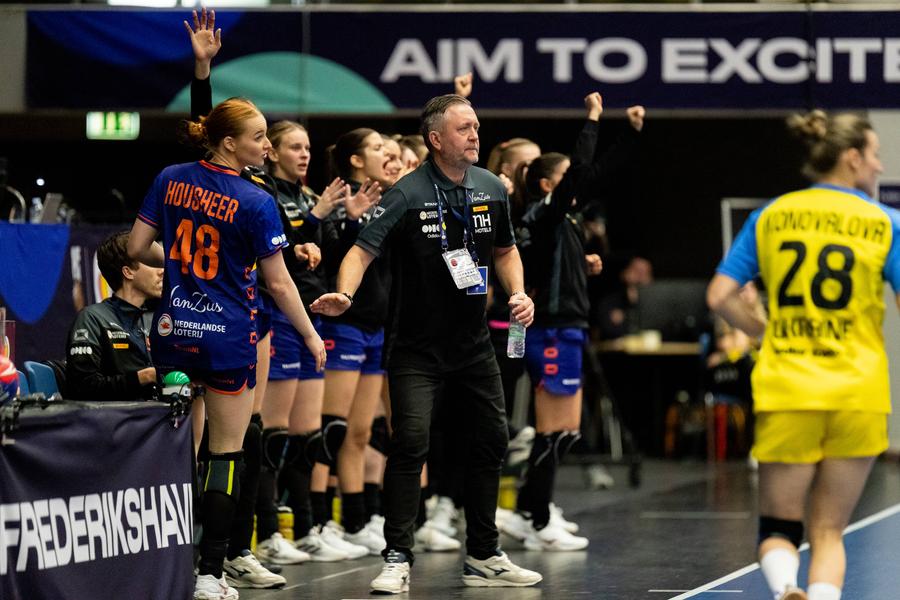 Per Johansson, aici nemulțumit de organizarea Campionatului Mondial de handbal feminin din 2023 / FOTO: Imago Adrian Vasile pleacă de la CSM București! » Detalii explozive după ședința Consiliului de Administrație: antrenorul favorit să o preia pe campioană