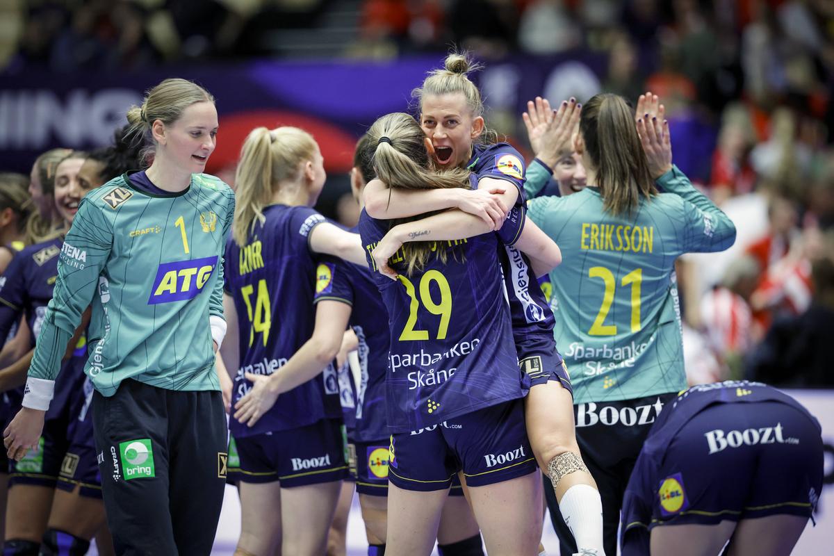 Naționala care a eliminat România de la CM de handbal, demolată în sferturile de finală » Doar 6 goluri marcate în prima repriză