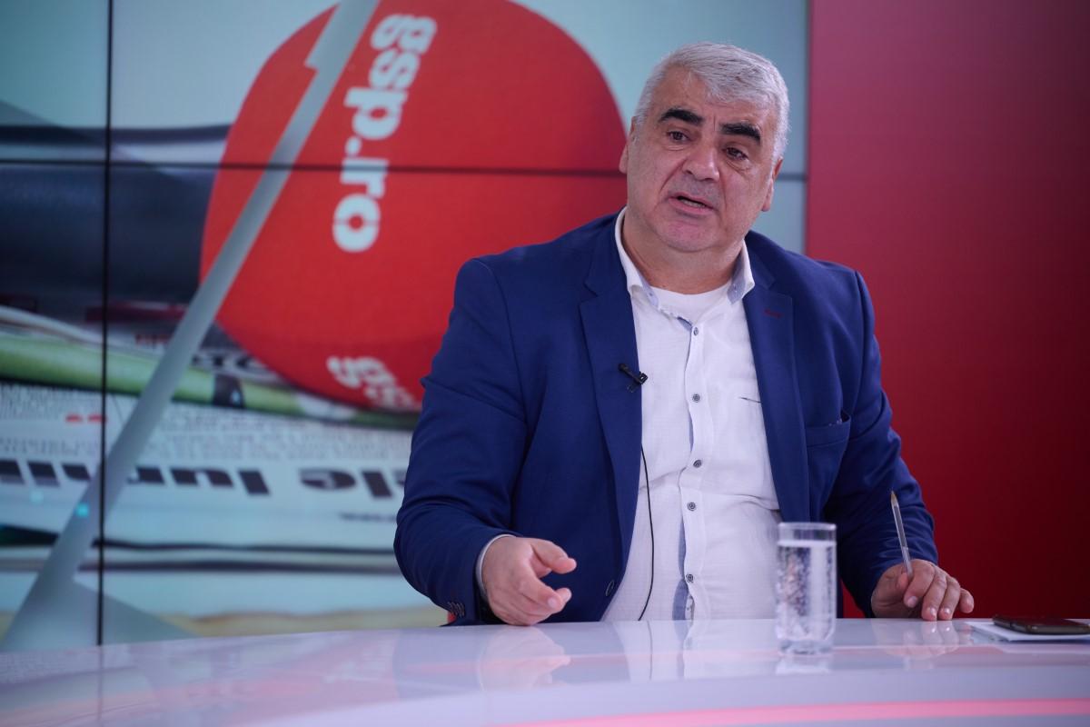 Detalii din interiorul vestiarului de la FCSB: „Șapte jucători își au locul stabilit!” + „Charalambous a venit să-și facă publicitate”