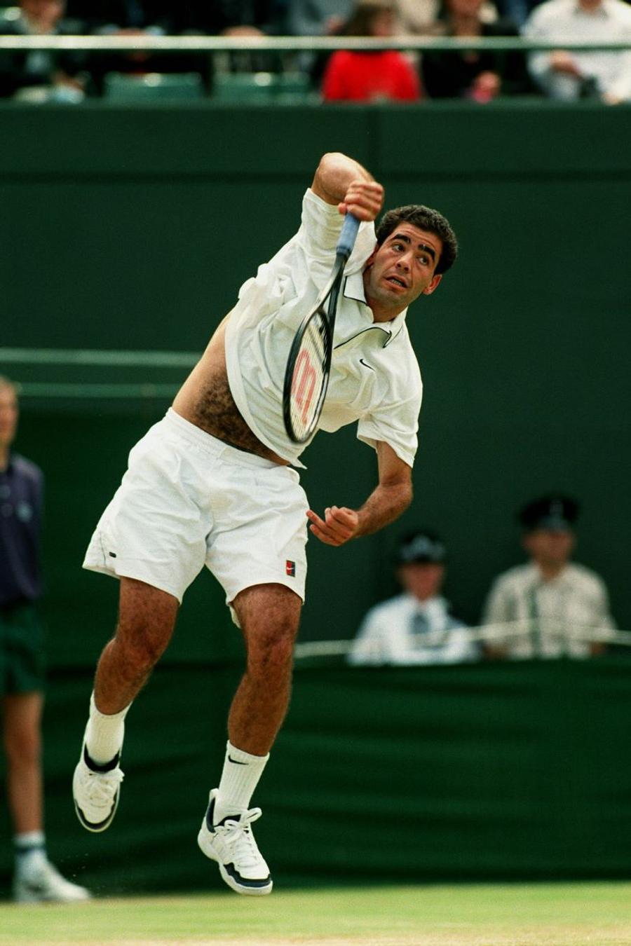 Pete Sampras la serviciu într-o imagine din 1997 Foto Imago Nick Kyrgios „mătură” cu legenda tenisului: „El l-a făcut de rahat, Djokovic l-ar mânca de viu!”