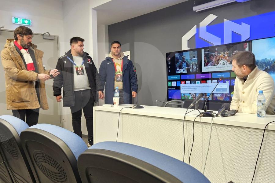 Televizorul din sala de conferințe le-a dat bătăi de cap dinamoviștilor 7 detalii de la Dinamo - Poli Iași: momente haioase în culise, interviu întrerupt + cum arată azi, la 50 de ani, omul scos vinovat pentru drama cu Lazio