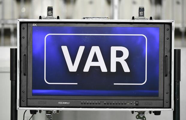 Nici Hațegan, nici Kovacs » Ce arbitru are cele mai multe prezențe în cabina VAR + Cine a avut cel mai des nevoie de ajutor