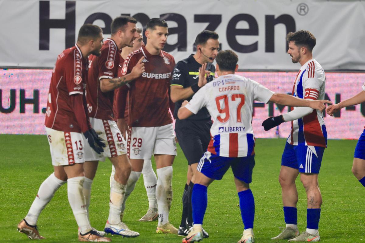 Adrian Porumboiu, vehement: „Băi Gâlcă, echipa ta e umilită și surclasată și tu vorbești de arbitraj? Suntem la pomană?”
