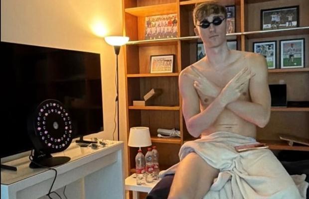 Lampa „magică” » Costă 999 € și-l ajută pe fotbalistul lui Real Madrid la refacerea minții și a corpului