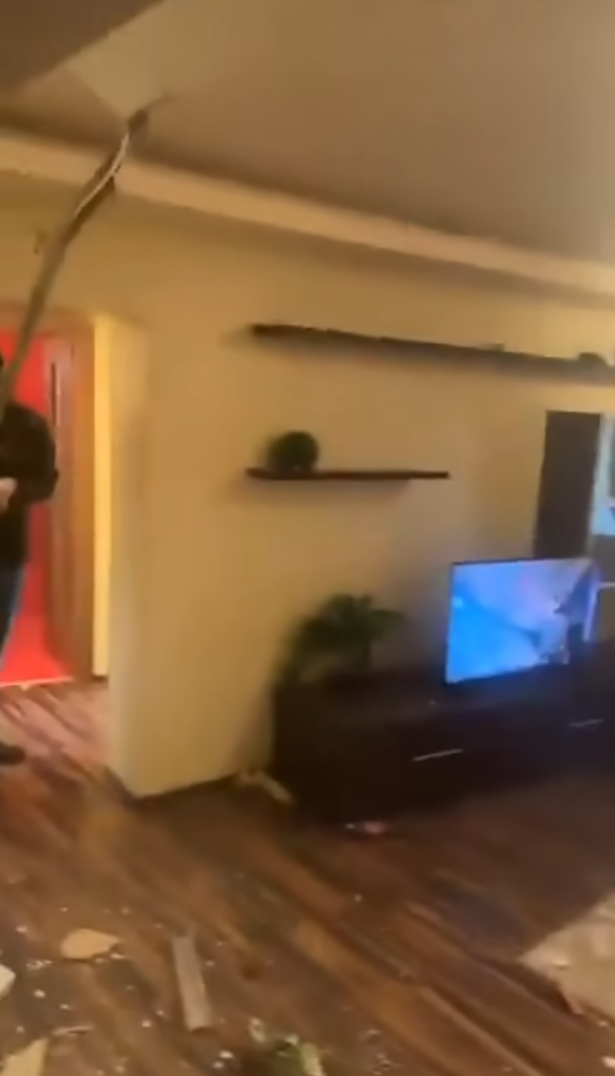 Fanii lui Feyenoord au distrus un apartament din București