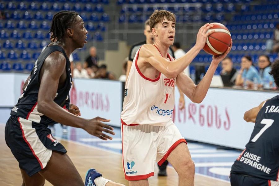 Pe urmele legendarului Pau Gasol! Măsoară 2,05 metri înălțime la 15 ani și i-a impresionat pe americani: „Are un potențial enorm”