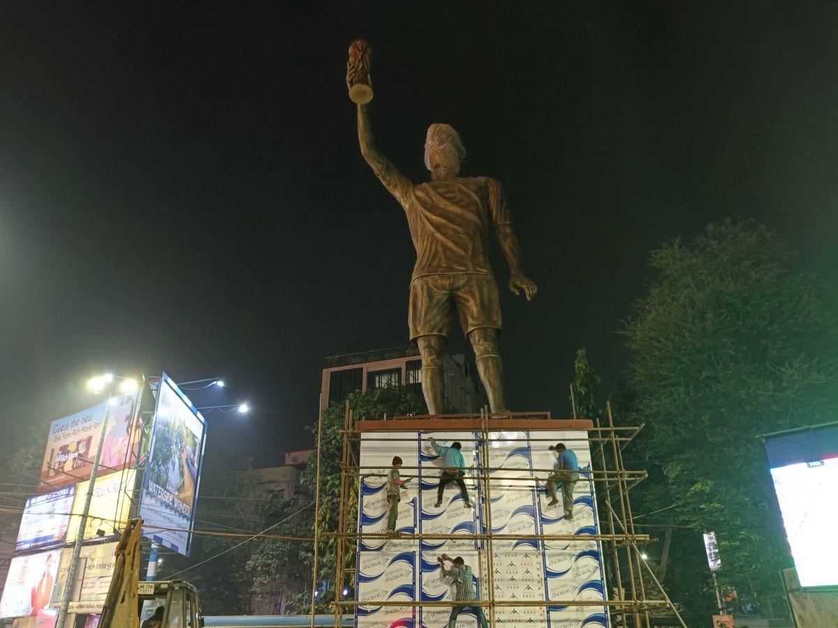 Lionel Messi, venerat ca un zeu! » A venit să vadă statuia de 21 de metri dezvelită în cinstea lui, într-o țară cu fotbal zero! Ridicată în doar 40 de zile, fanii au plâns