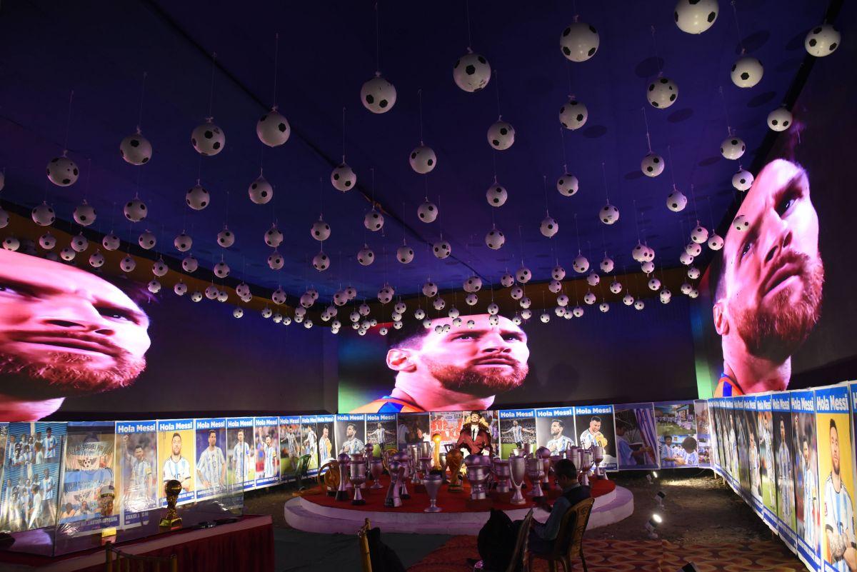 Venerat ca un zeu al fotbalului în India, Lionel Messi are o statuie de 21 de metri la Calcutta