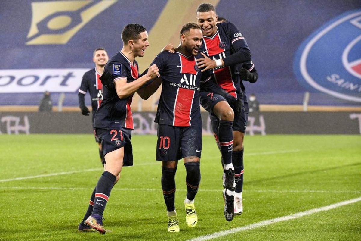 PSG - MARSEILLE 2-1. Neymar, insultat după ce a cucerit Supercupa Franței: „Părinții m-au învățat să scot gunoiul afară”