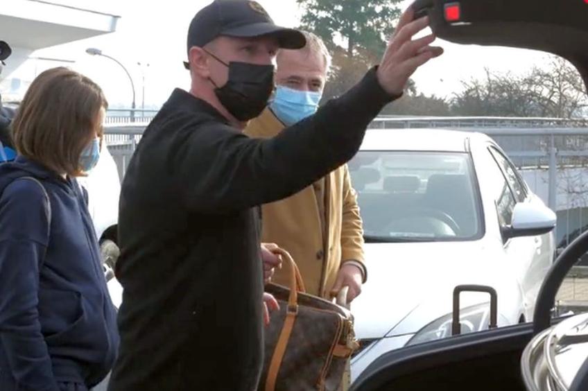 Laurențiu Reghecampf, la plecarea de la aeroport