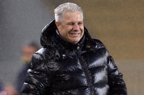 Yeni Malatyaspor, echipa antrenată de Marius Șumudică, a pierdut mai devreme în runda #21 din Turcia, 1-2 cu Goztepe. Antrenorul român a fost sacrificat de club după meci, anunță presa turcă.