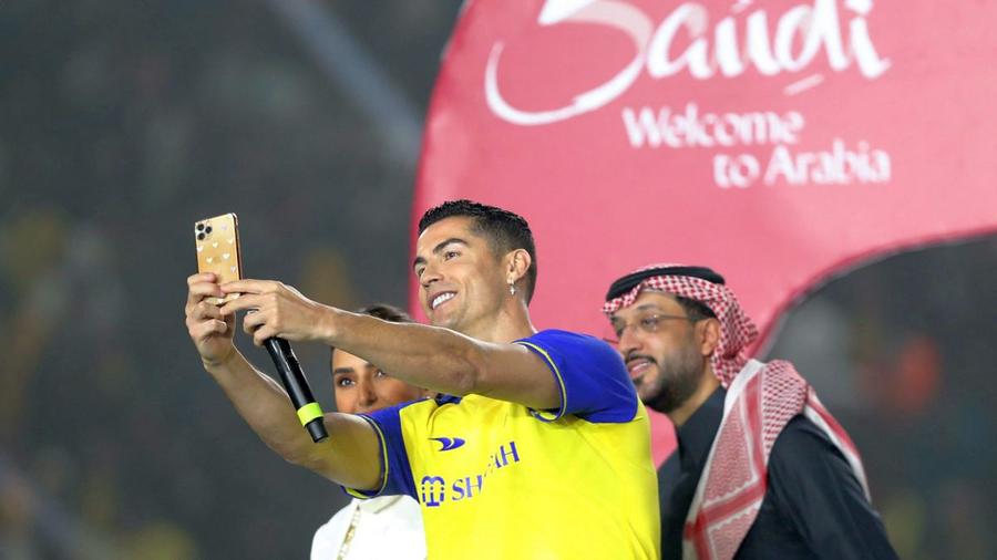 Cristiano Ronaldo a fost prezentat la Al-Nassr în ziua și la orele la care era înmormântat Pelé. Simbolic Ronaldo l-a antipatizat pe Pele?