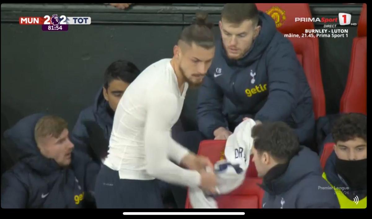 Faza care a împărțit fanii în două » A greșit sau nu Drăgușin în Manchester United - Tottenham? Impresarul Florin Manea nu s-a putut abține și a intervenit