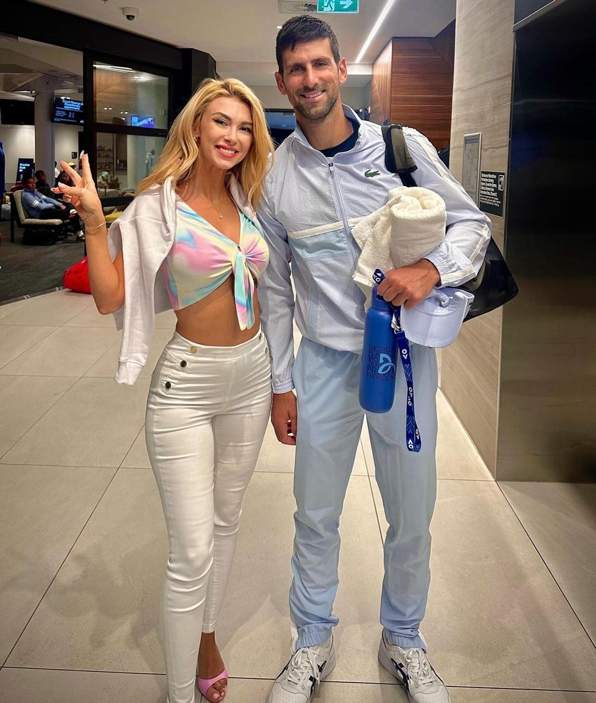 Andreea Bălan a dezvăluit motivul pentru care Victor Cornea a cerut-o în căsătorie în avion: „L-am întrebat de ce a făcut așa”