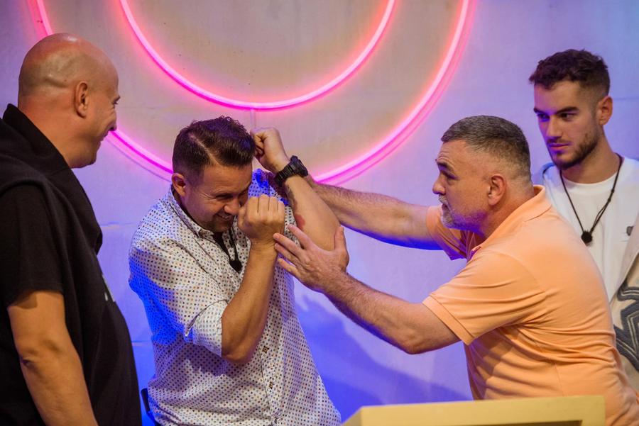 Robert Tudor și Leonard Doroftei Băiatul magicianului Robert Tudor face show la juniorii Rapidului! Ce spune despre Șucu și Mircea Lucescu: „Mi se zbârlește părul pe mine”