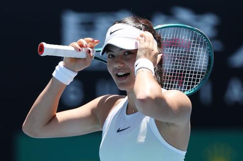 Emma Răducanu după victoria din turul 1 la Australian Open Foto: Guliver/GettyImages
