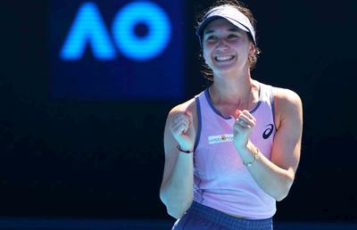 Întoarsă din drumul spre aeroport, a obținut victoria carierei la Australian Open: „Totul haotic, am mâncat pe fugă niște sushi” » Adversara a început să plângă