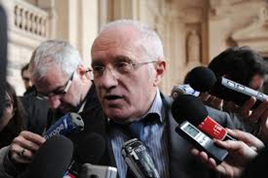 Avocatul lui Orsoni, Antoine Sollacaro, a fost asasinat și el în 2013, în Ajaccio Cine e românul vecin și prieten cu președintele asasinat, care l-a adus pe Mutu în Franța: „Era nașul fiicei mele. Lucrasem împreună la planurile unei rețele de cazinouri”