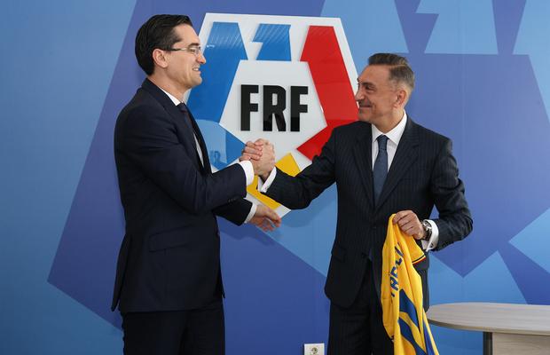 Ilie Dumitrescu a semnat și a fost prezentat oficial: „Sunt onorat să vin aici”