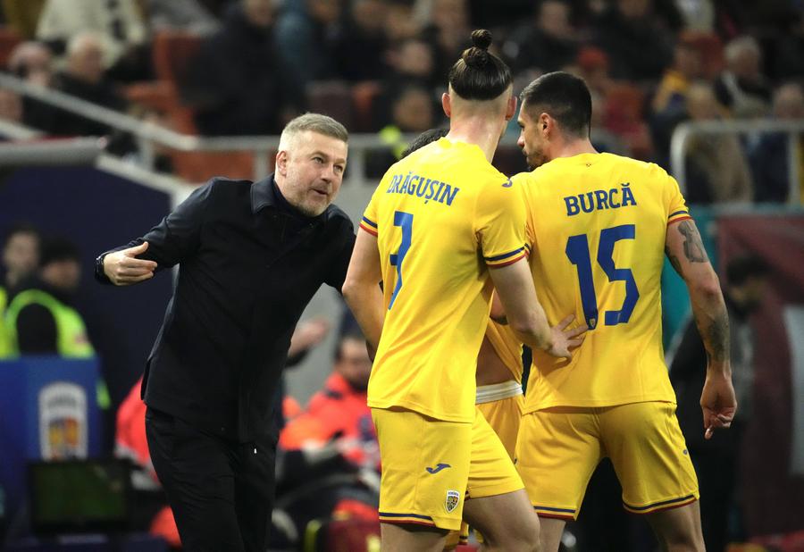 Edi Iordănescu și Radu Drăgușin la echipa națională // foto: imago images Edi Iordănescu, în spatele transferului lui Radu Drăgușin la Fiorentina: „Am fost în contact aproape permanent cu el”