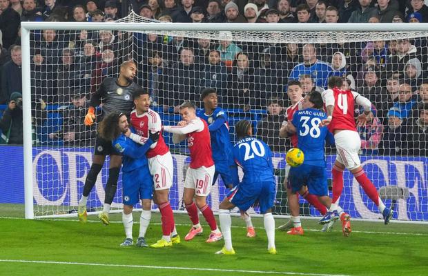 Cinci goluri în Chelsea - Arsenal, a doua semifinală din Cupa Ligii Angliei » Calificarea se decide pe „Emirates”