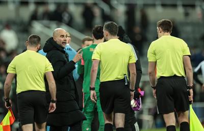 Guardiola „tună”, după faza controversată din Cupa Ligii: „Patru arbitri și VAR-ul nu au putut lua o decizie”