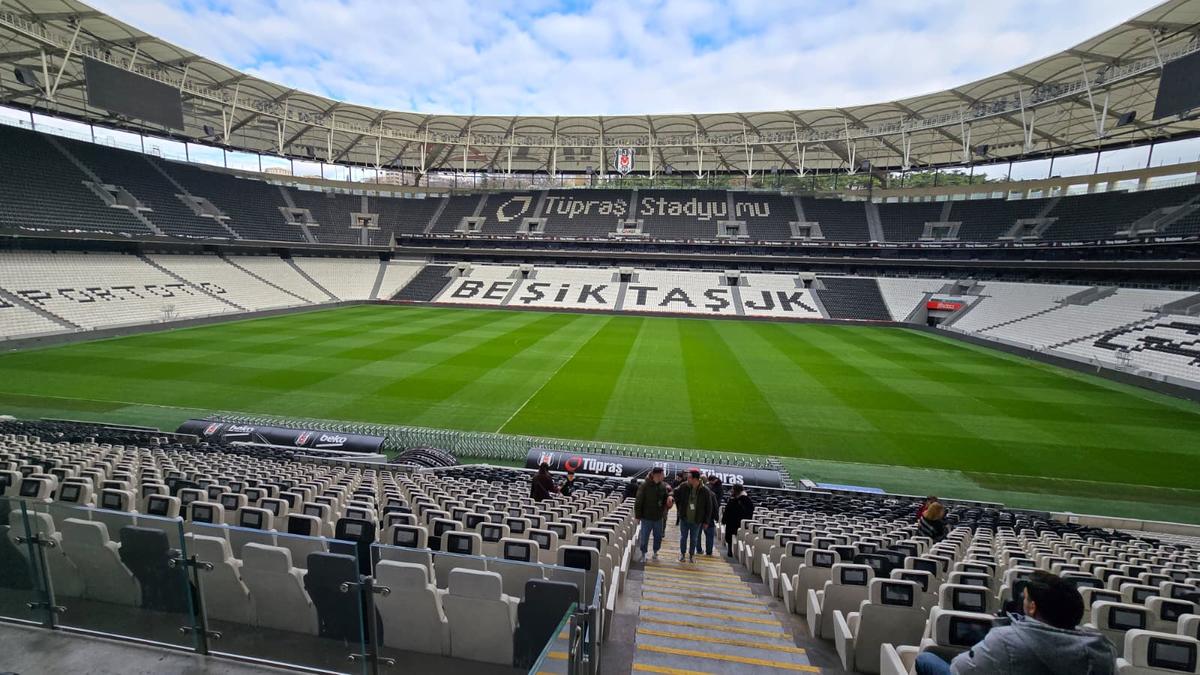 Am pătruns în Fortăreața Beșiktaș! Erdogan i-a modificat numele, iar un detaliu ULUITOR îi așteaptă pe Ianis Hagi și Andrei Rațiu: „Voi simțiți scara asta?!”