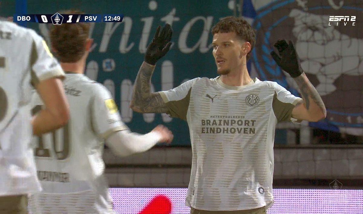 Dennis Man, 2 din 2 în 2026! PSV s-a calificat în „sferturile” Cupei, românul schimbat după nici 30 de minute