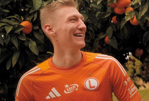 Otto Hindrich a fost prezentat de Legia // foto: Facebook Legia