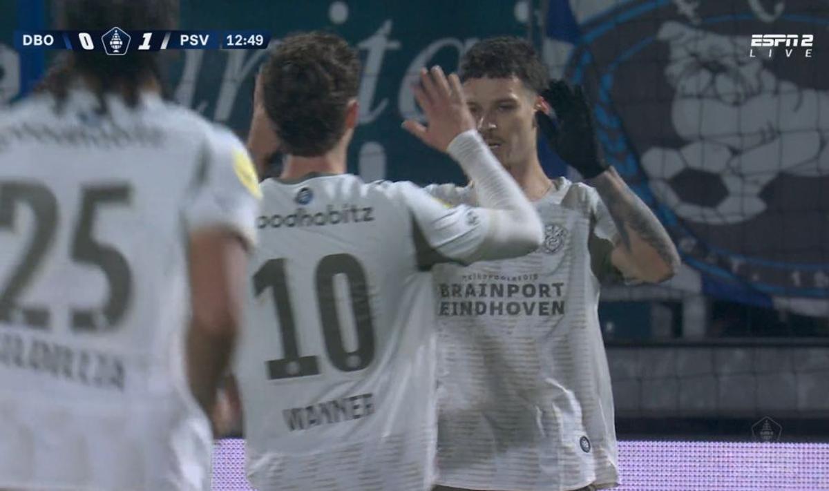 Dennis Man, 2 din 2 în 2026! PSV s-a calificat în „sferturile” Cupei, românul schimbat după nici 30 de minute