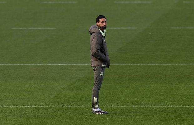 Cea mai dură declarație de la numirea noului antrenor la Real Madrid: „Nici măcar nu-i poate linge ghetele lui Alonso!”