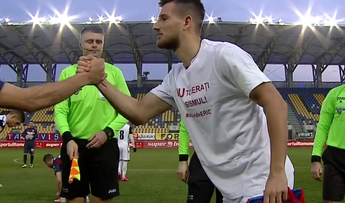 CHINDIA - FC VOLUNTARI // GALERIE FOTO Ilfovenii, alături de Eric după scandările galeriei dinamoviste: „Nu tolerați rasismul!”