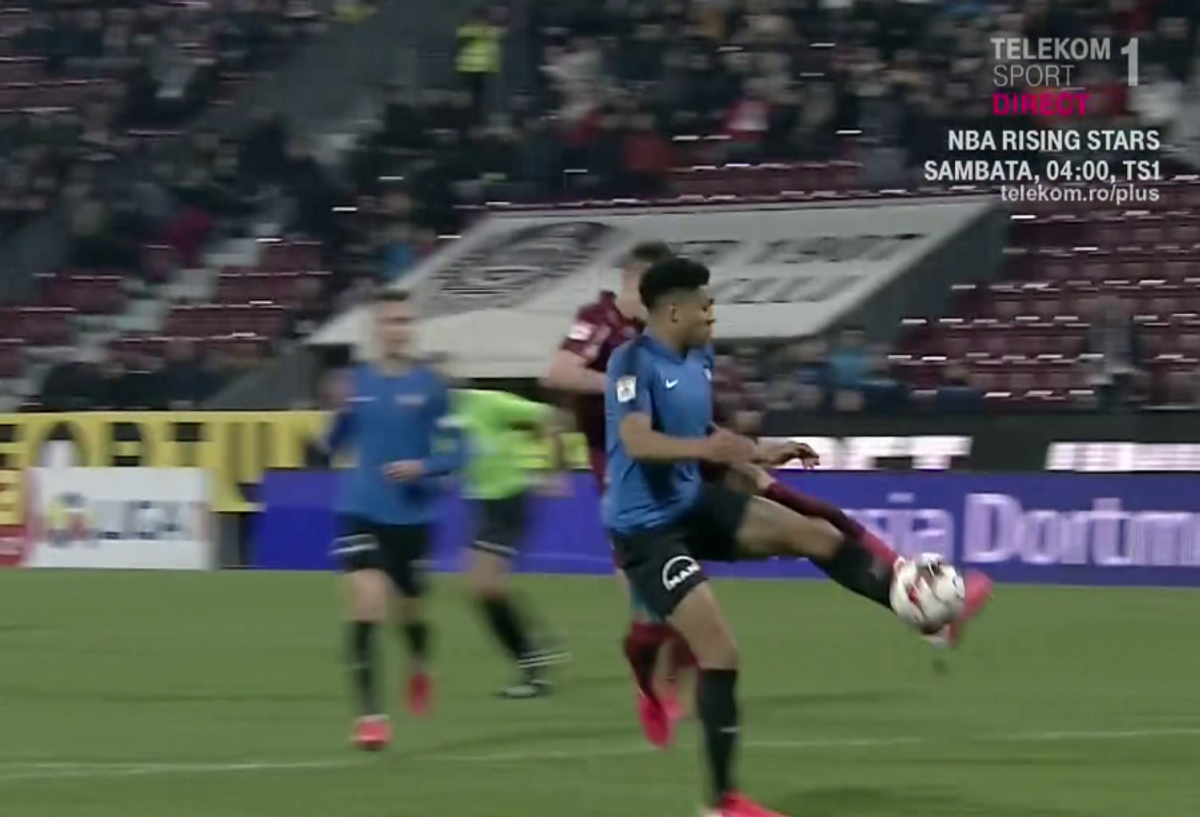 CFR CLUJ - VIITORUL 0-0 // Dan Petrescu dă vina pe arbitraj: „E al 2-lea meci în care nu primim penalty” » Crăciunescu îl contrazice!